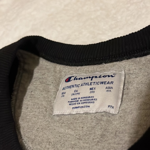 Champion Sweatshirt - Picture 3 of 3